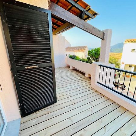 Superbe T2 Avec Vue Mer Et Piscine La Croix-Valmer Exterior foto