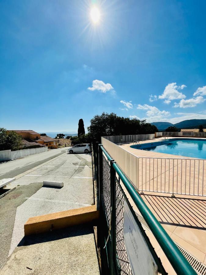 Superbe T2 Avec Vue Mer Et Piscine La Croix-Valmer Exterior foto